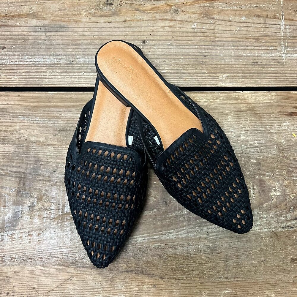 Never Worn Before Universal Thread size 11 Woman's Shoe